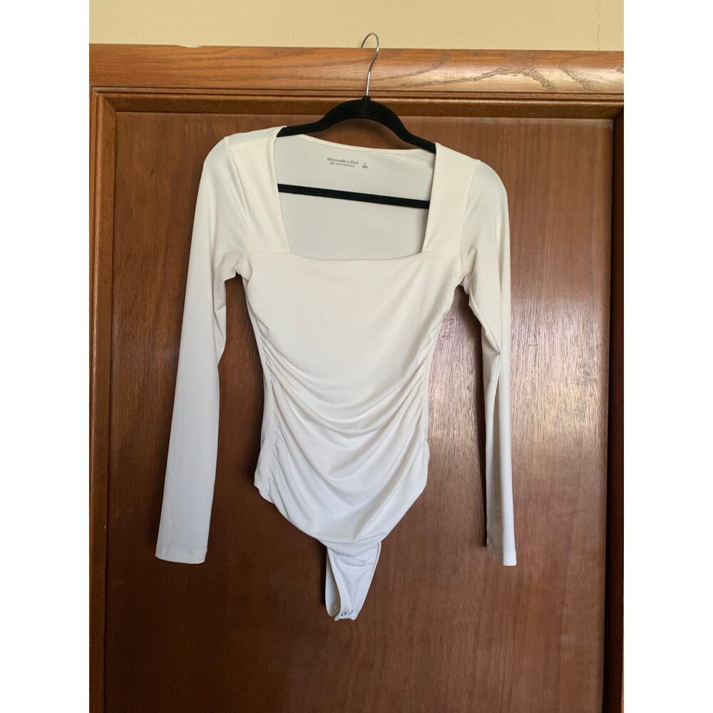 Abercrombie Soft A&F Off-White Ruched Bodysuit Square Neck Long Sleeve Size S